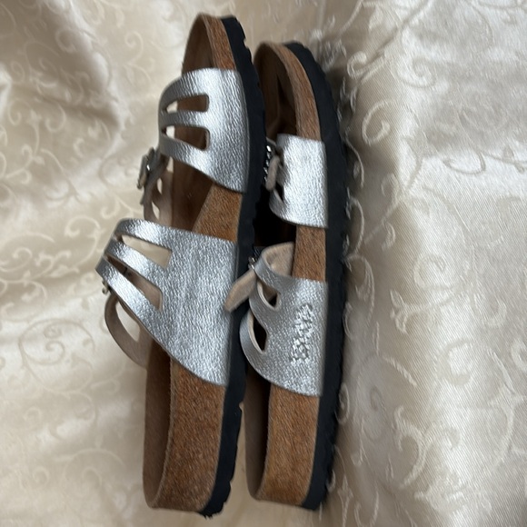 Birkenstock Metallic Silver Sandals Sz 7 - Picture 4 of 9